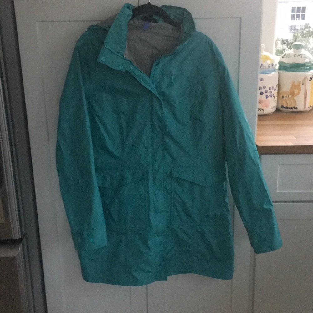 Hooded Patagonia raincoat